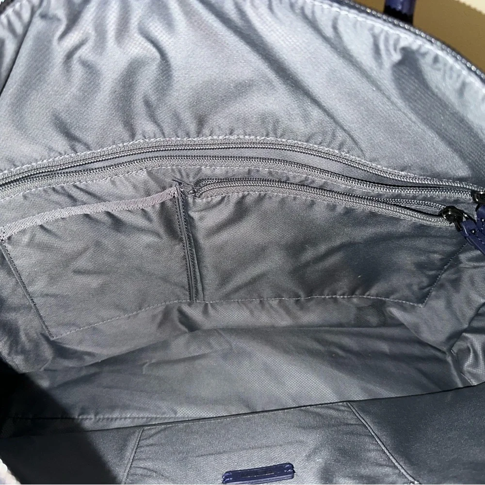 Tumi Navy Blue Travel Bag - Picture 11 of 13